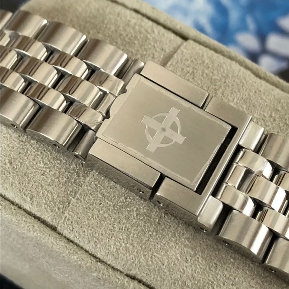 Zodiac Super Seawolf Compression Watch Silver Dial - Picture 8 of 15